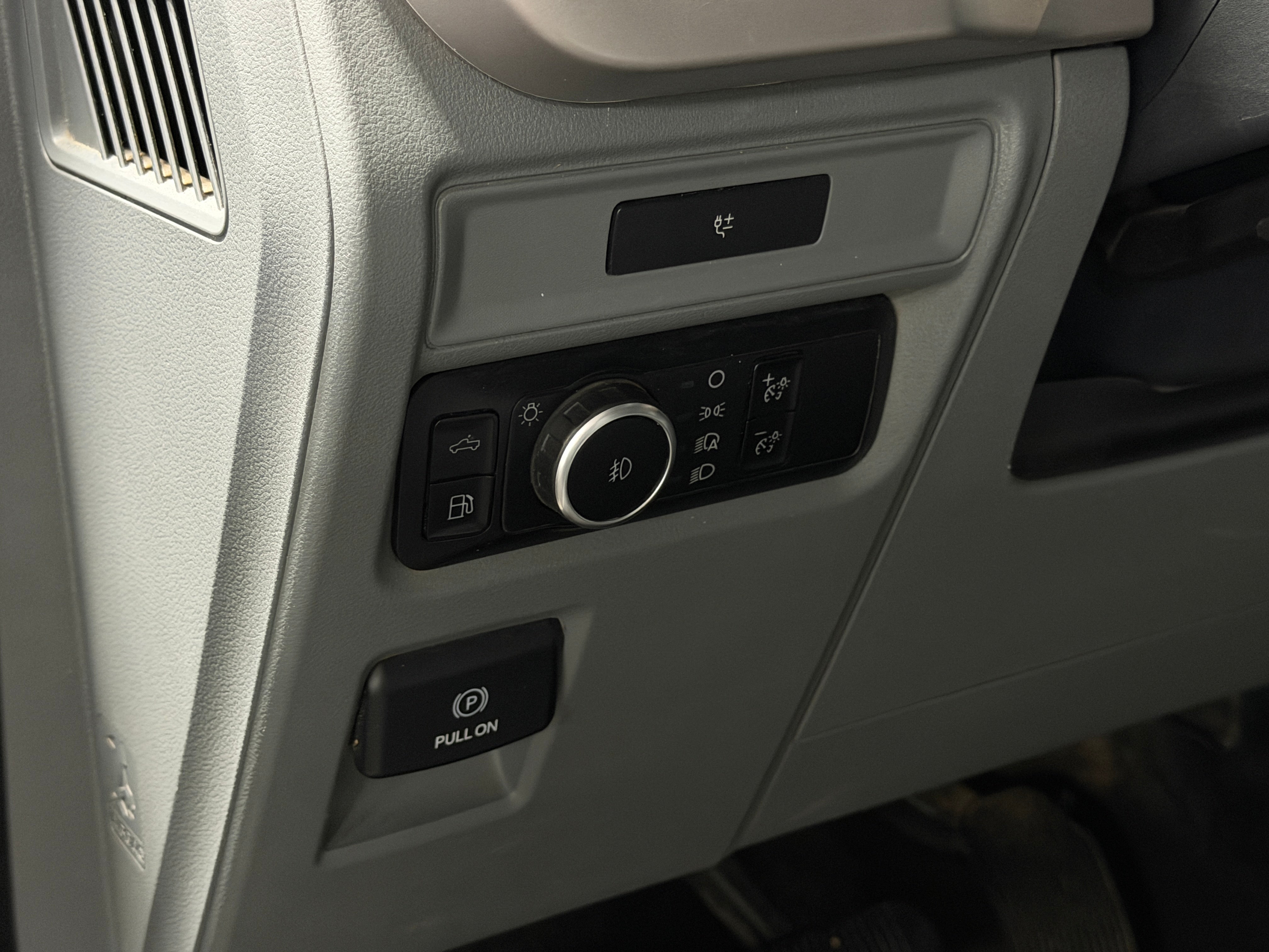 2023 Ford F-150 XLT - Photo 10