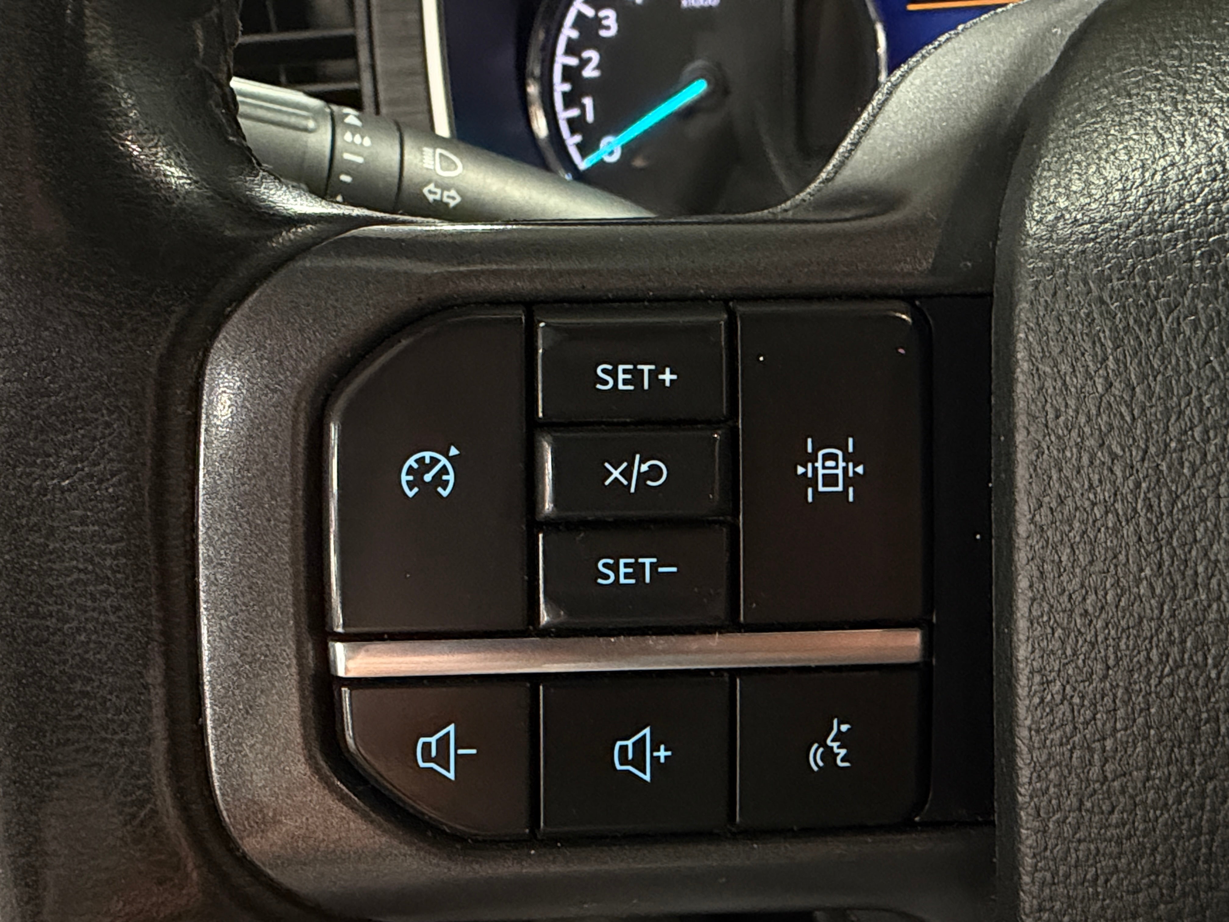 2023 Ford F-150 XLT - Photo 11
