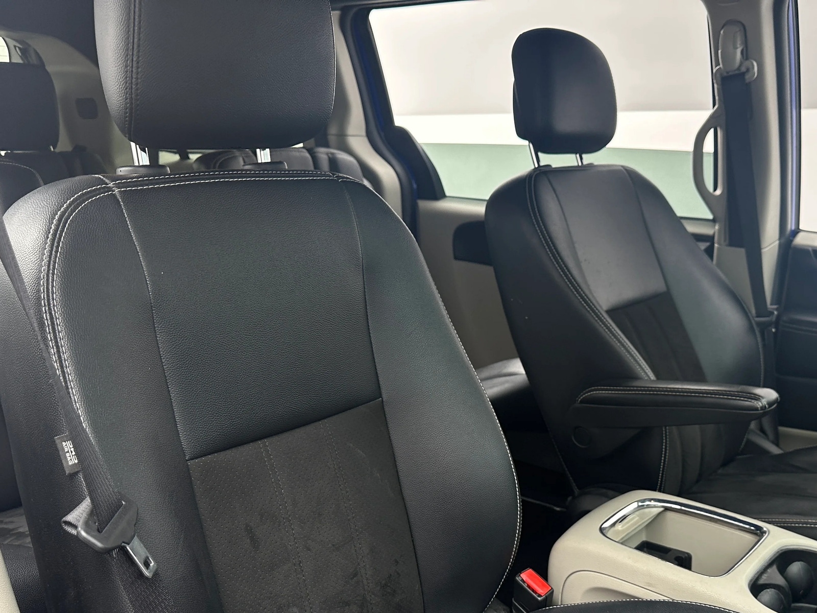 Thumbnail: 2019 Dodge Grand Caravan - 2
