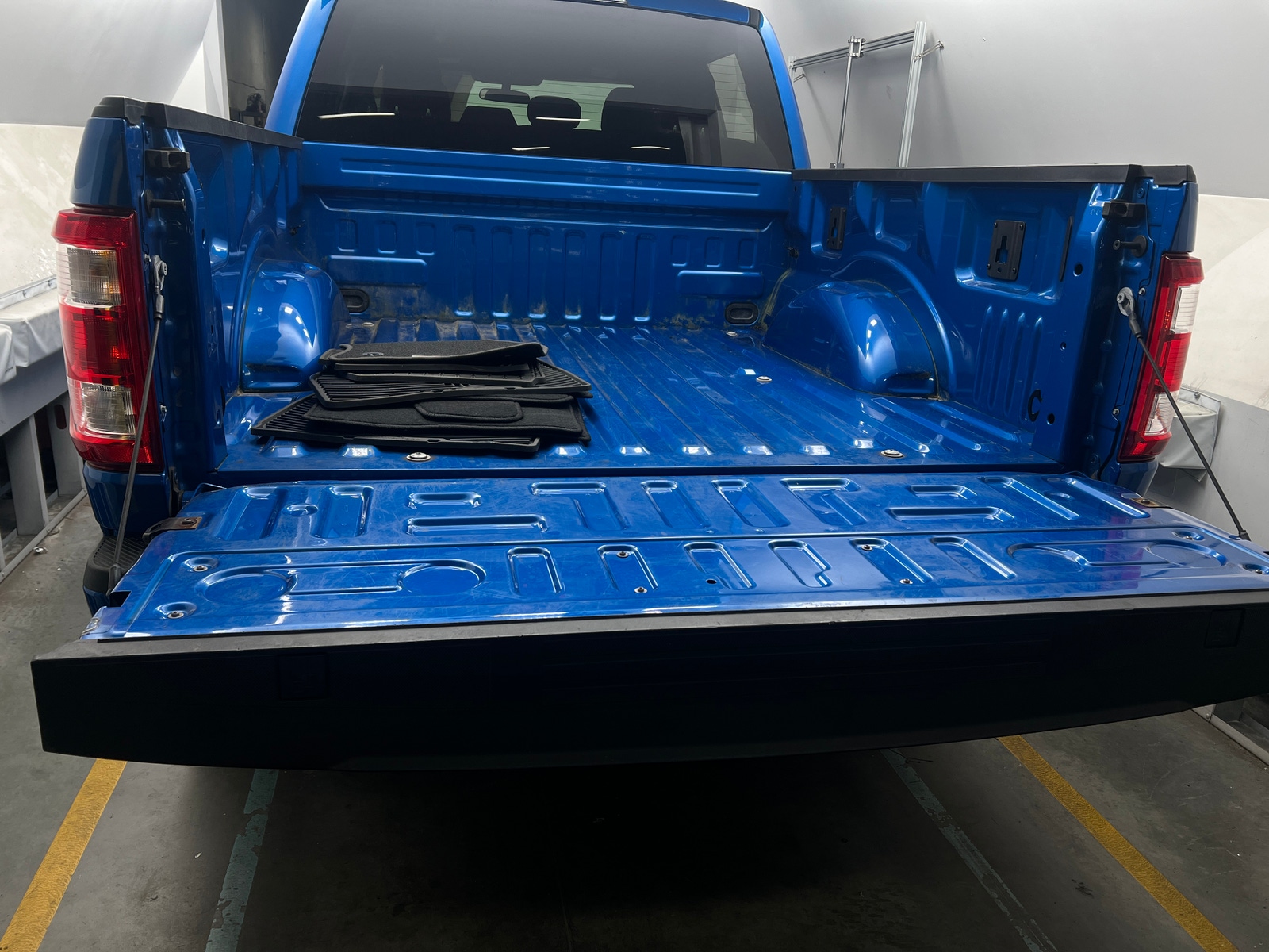 Thumbnail: 2021 Ford Econoline - 7