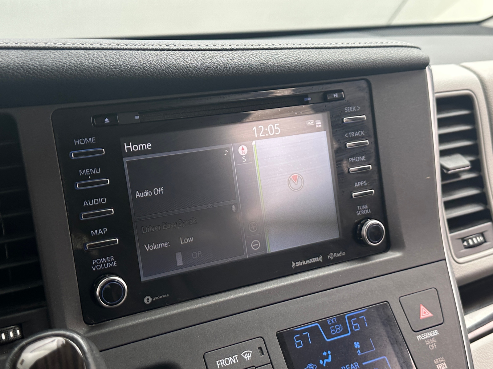Thumbnail: 2018 Toyota Sienna - 3