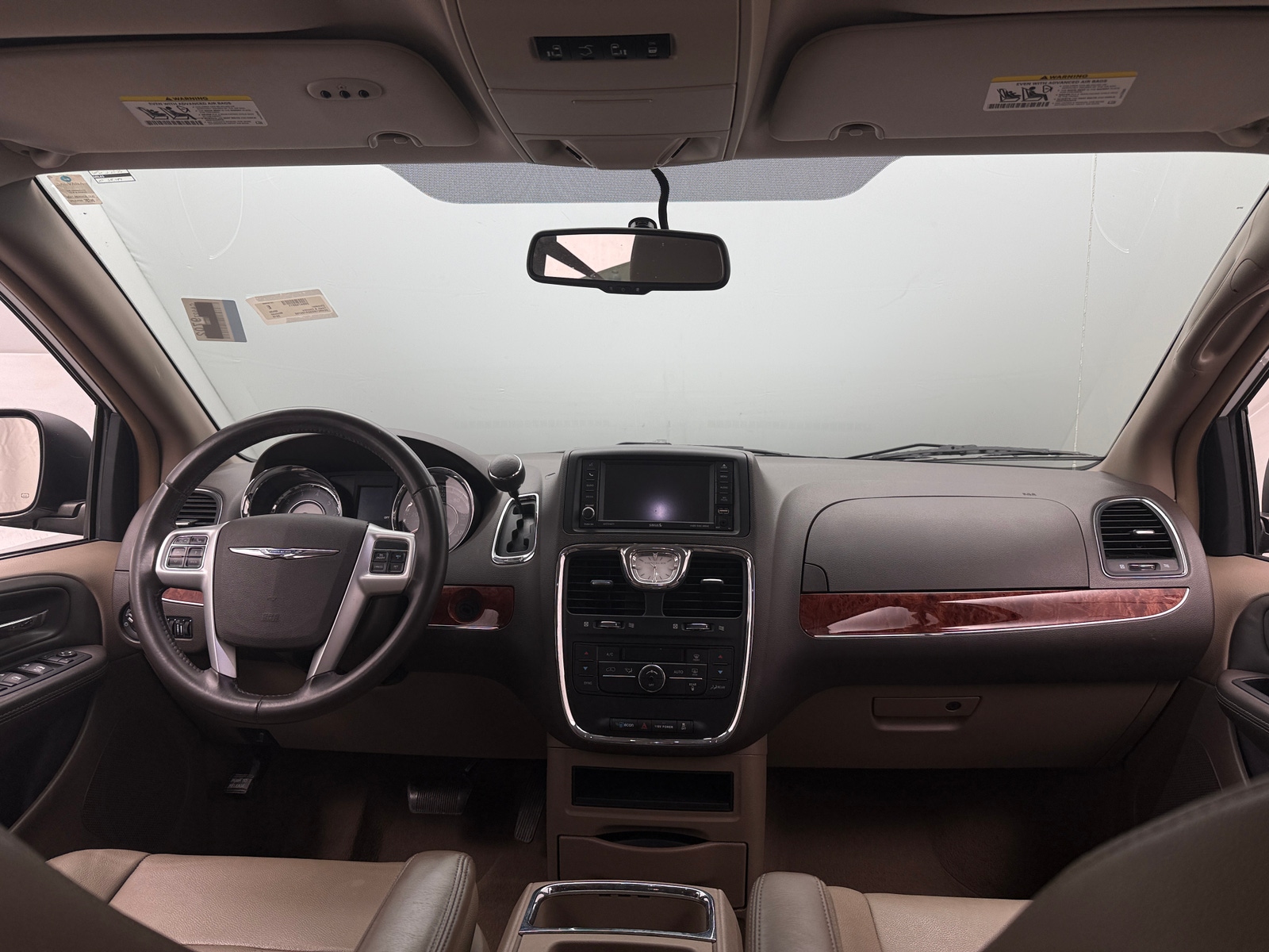 Thumbnail: 2016 Chrysler Town & Country - 2