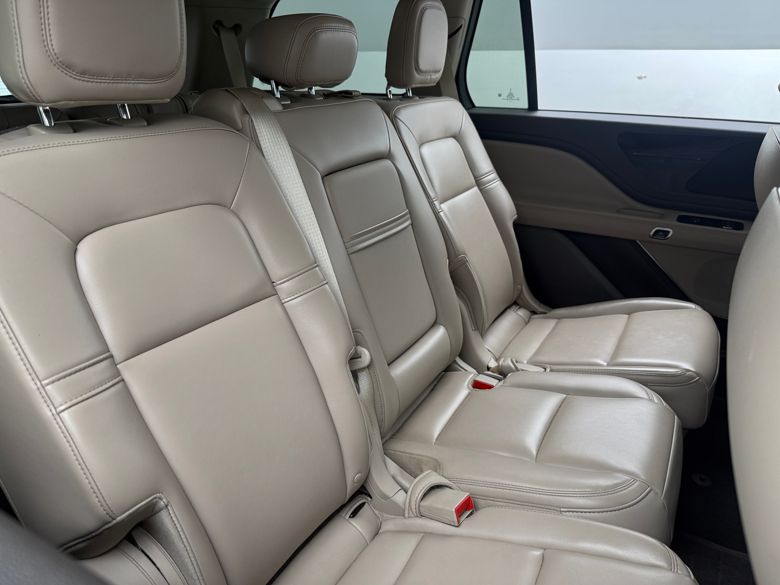 Thumbnail: 2021 Lincoln Aviator - 5