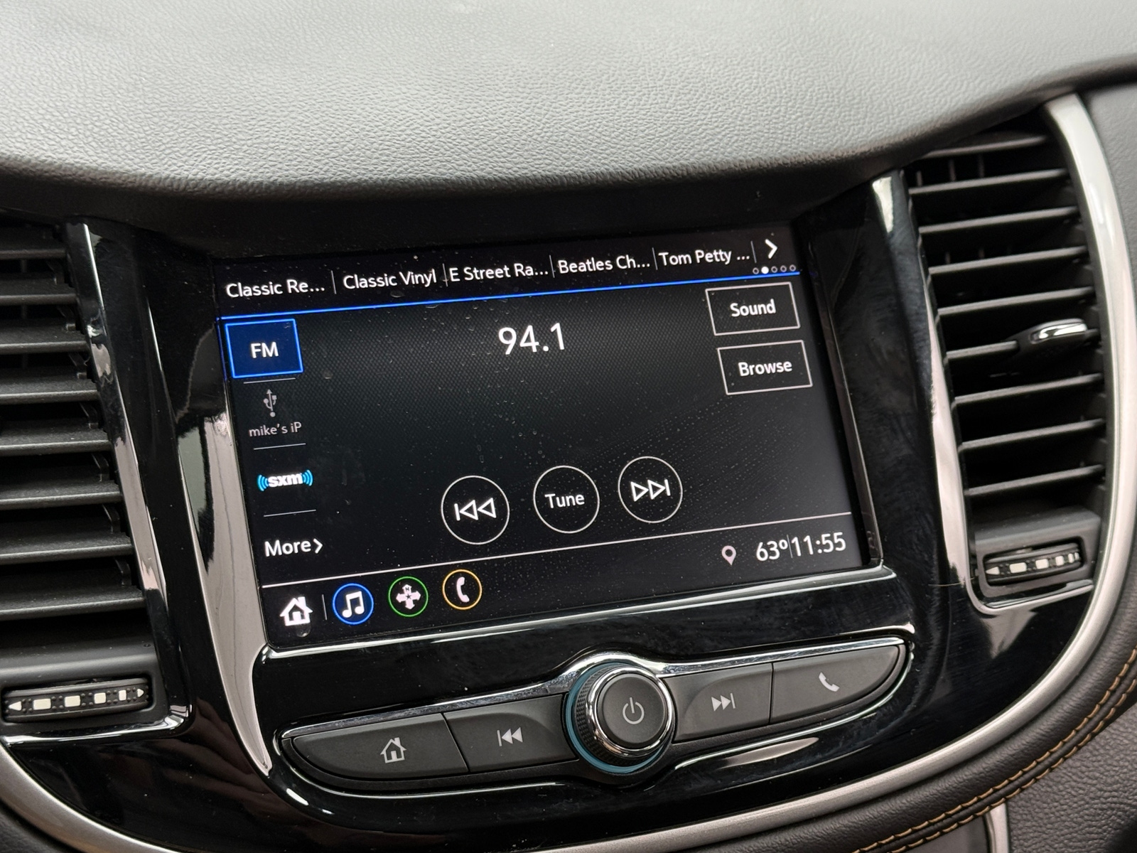 Thumbnail: 2020 Chevrolet Trax - 4