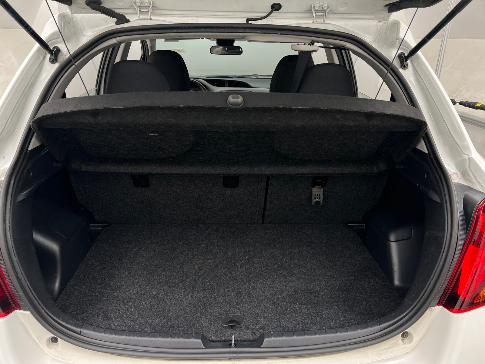 Thumbnail: 2017 Toyota Yaris - 7