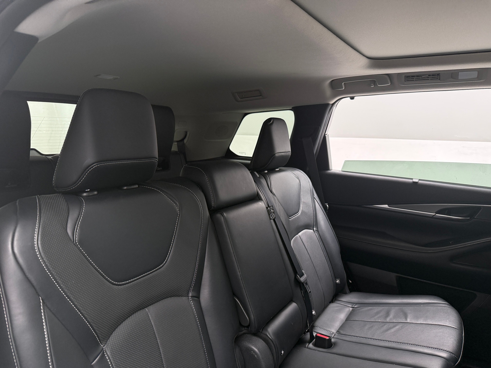 Thumbnail: 2023 INFINITI QX60 - 5
