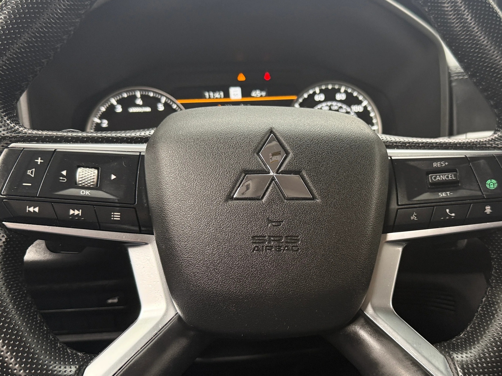 Thumbnail: 2022 Mitsubishi Outlander - 4