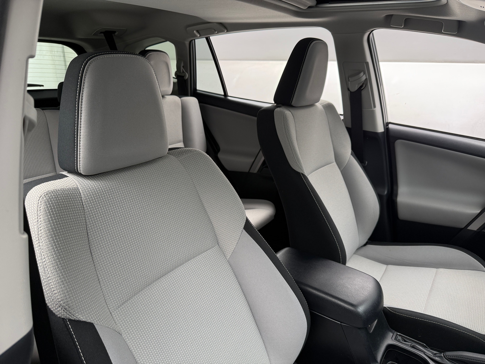 Thumbnail: 2017 Toyota RAV4 - 2