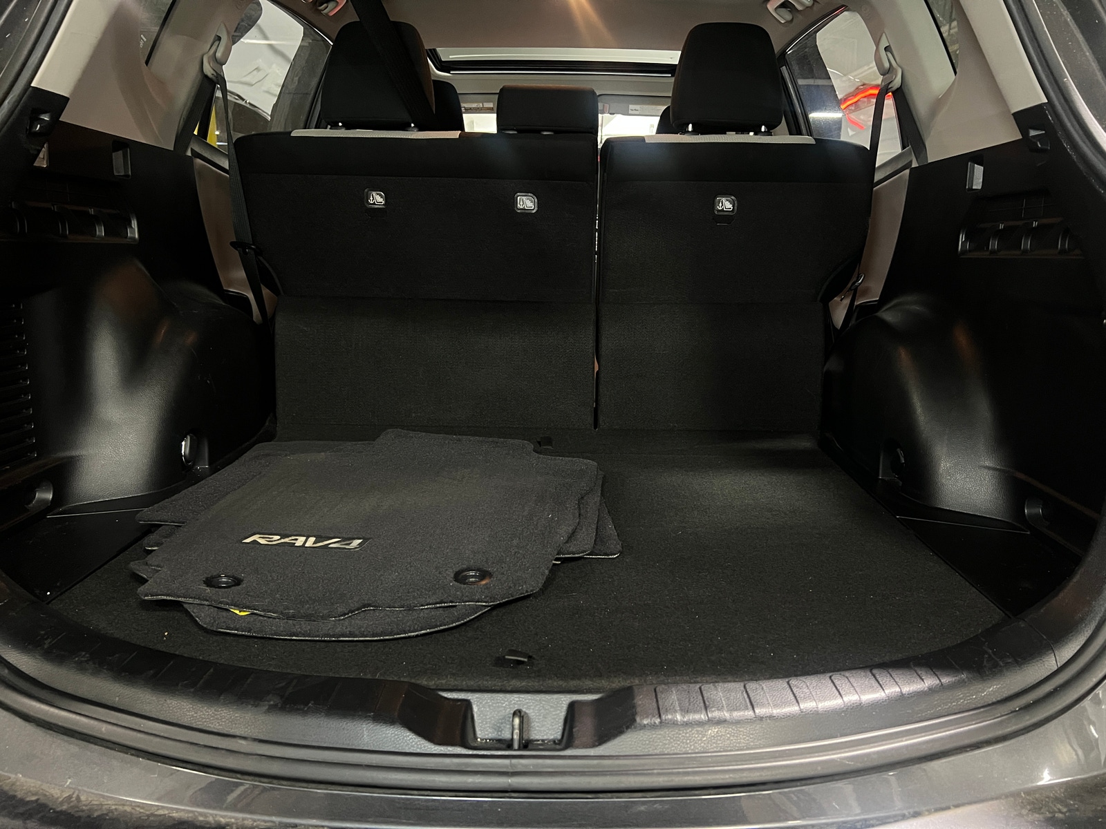 Thumbnail: 2017 Toyota RAV4 - 7