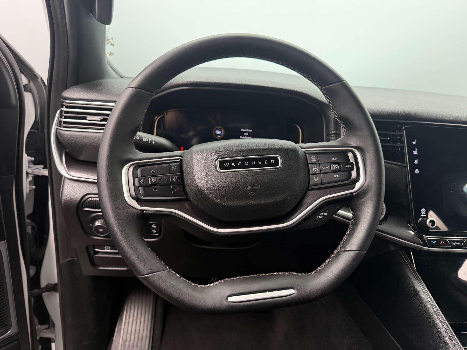 Thumbnail: 2023 Jeep Wagoneer - 4