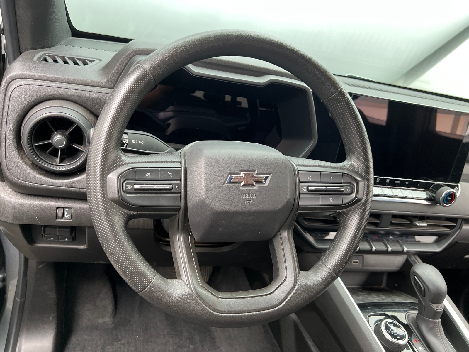 Thumbnail: 2023 Chevrolet Colorado - 5