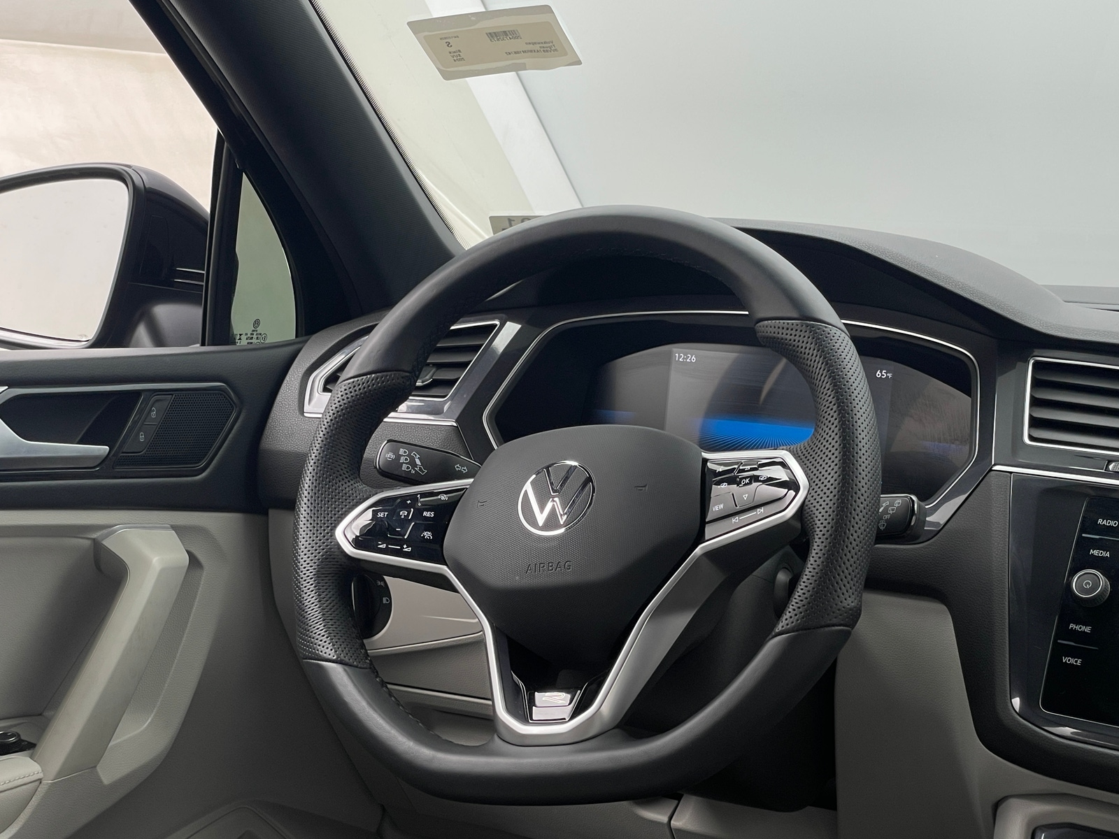 Thumbnail: 2024 Volkswagen Tiguan - 4
