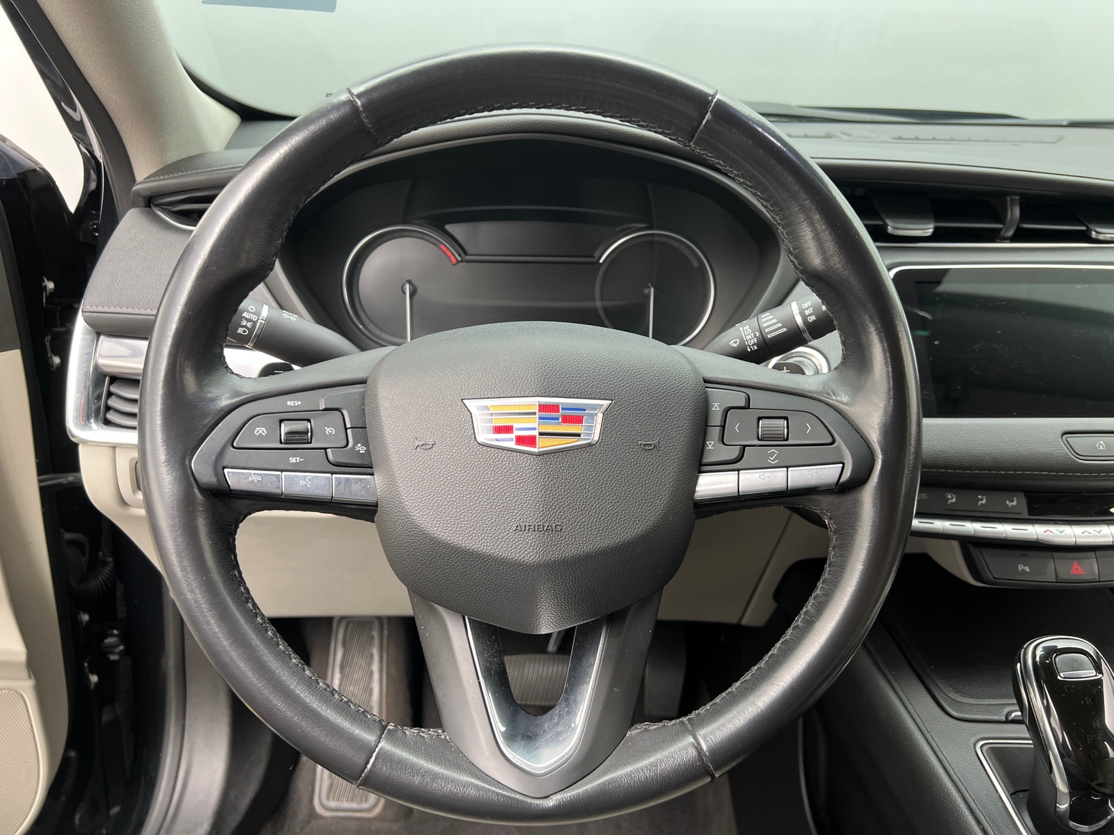 Thumbnail: 2020 Cadillac XT4 - 4