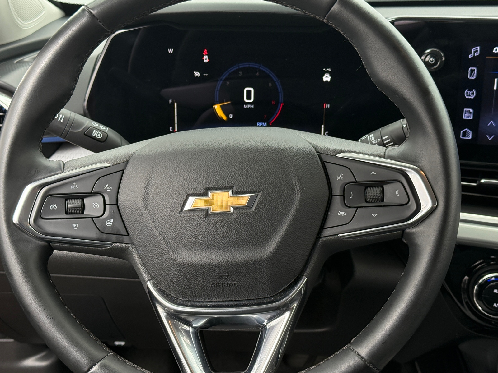 Thumbnail: 2025 Chevrolet Trax - 5