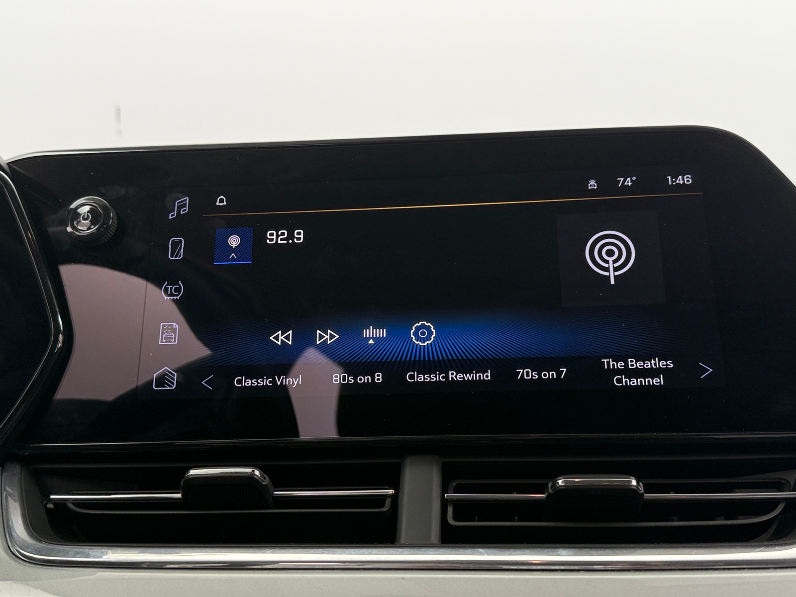 Thumbnail: 2025 Chevrolet Trax - 4