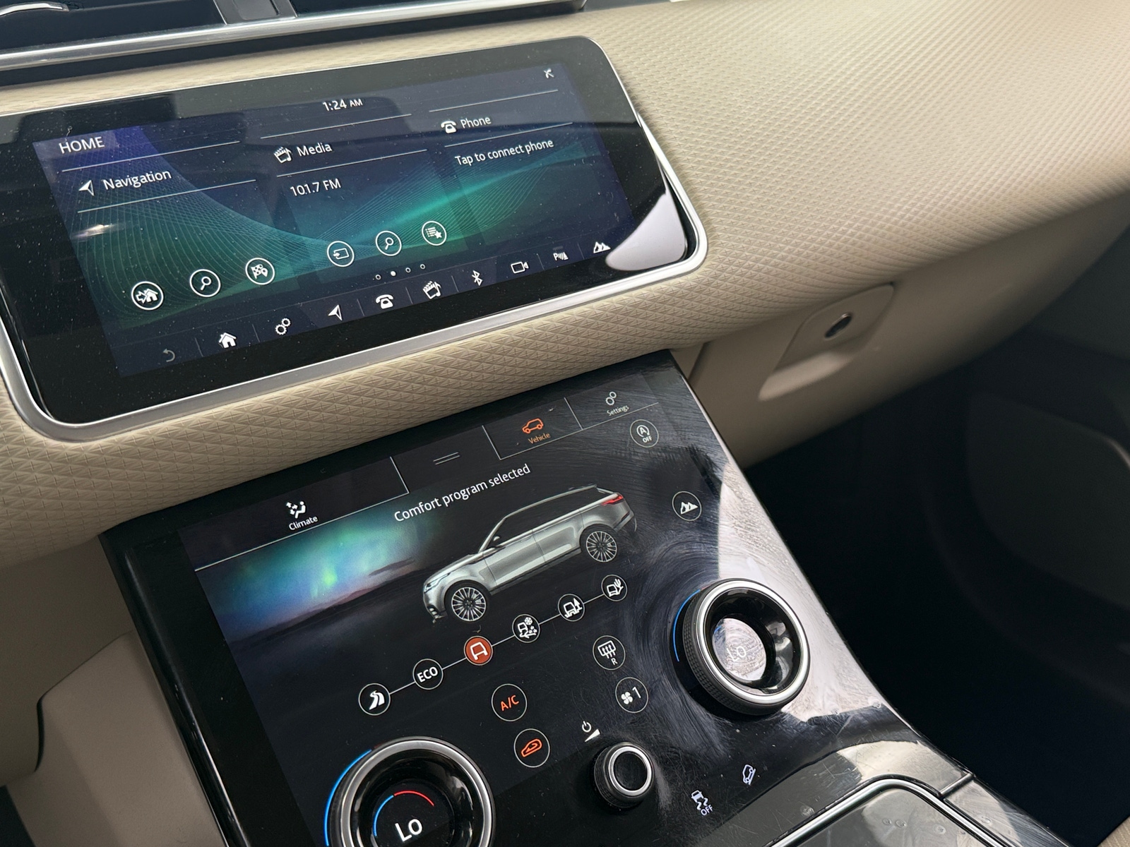 Thumbnail: 2018 Land Rover Range Rover Velar - 3