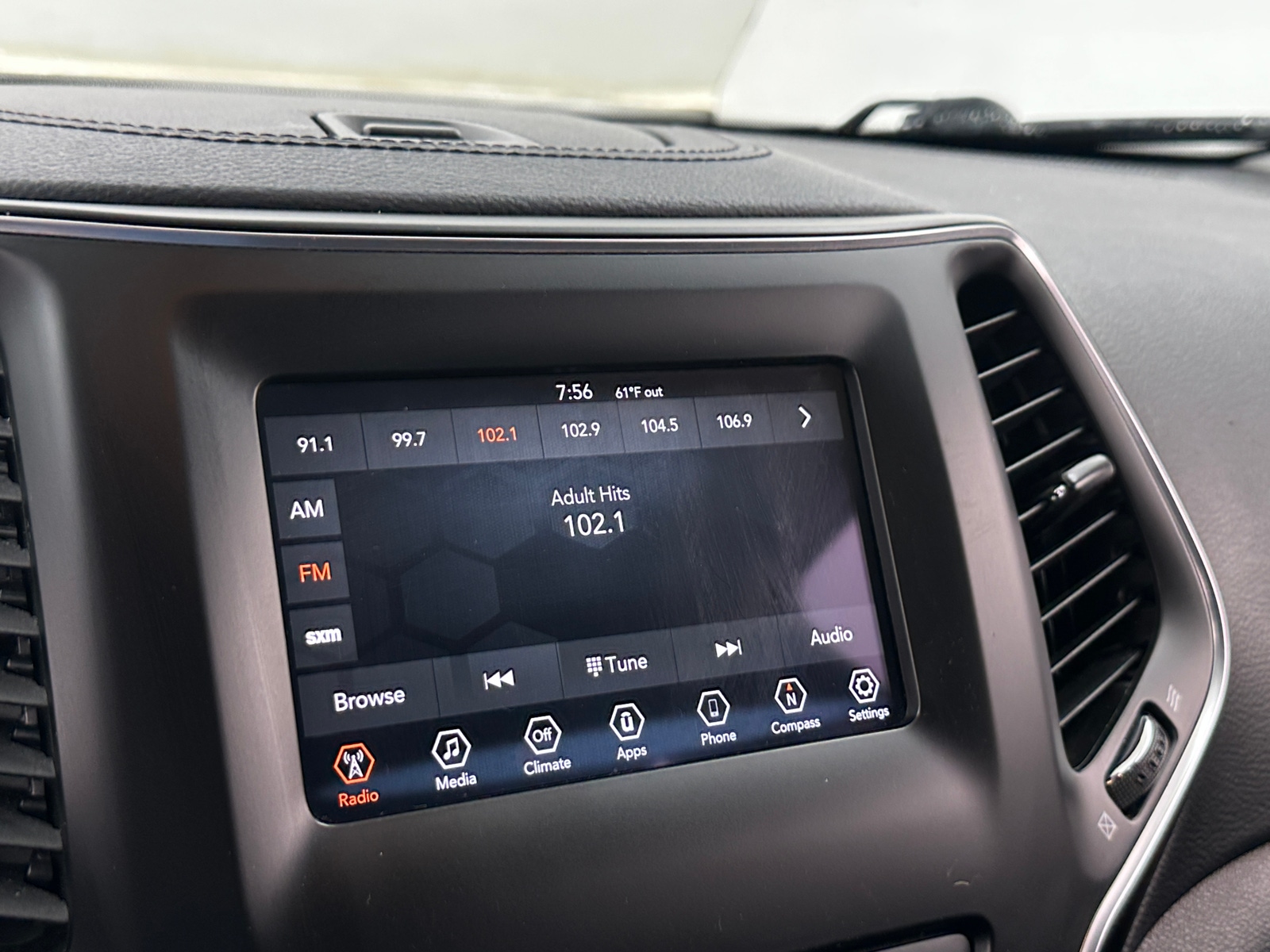 Thumbnail: 2019 Jeep Cherokee - 4