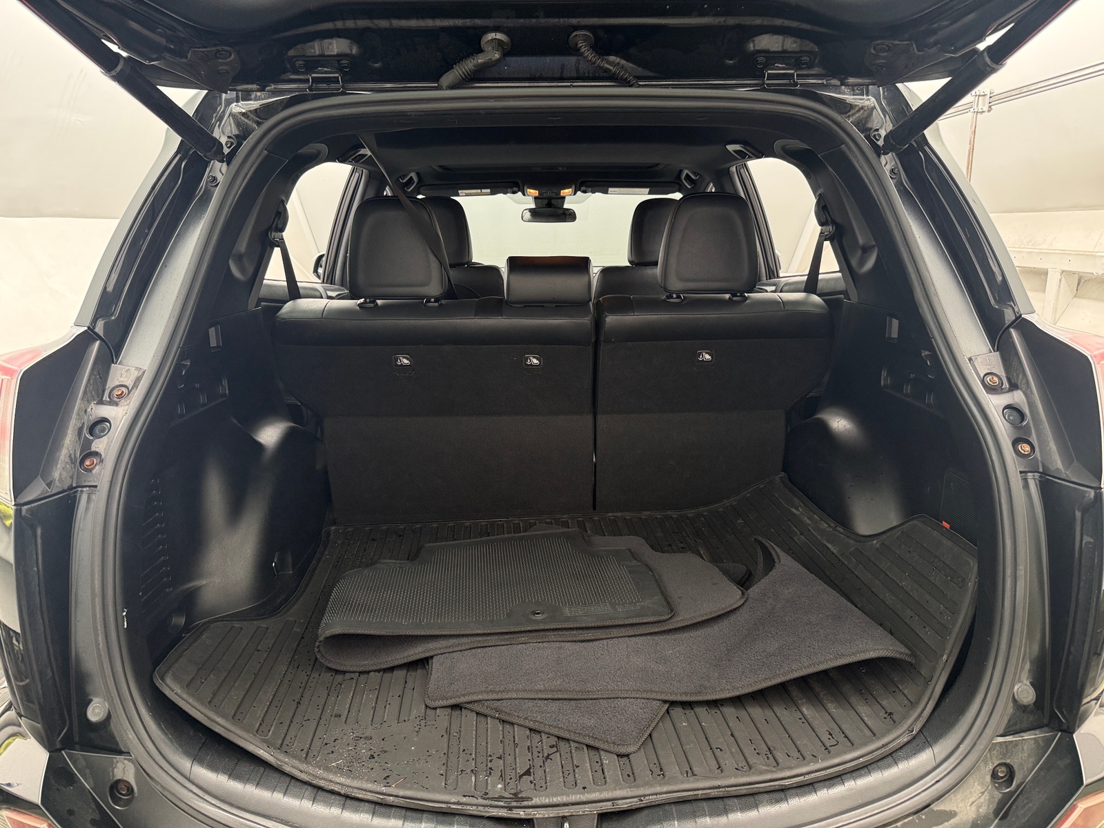 Thumbnail: 2016 Toyota RAV4 - 6