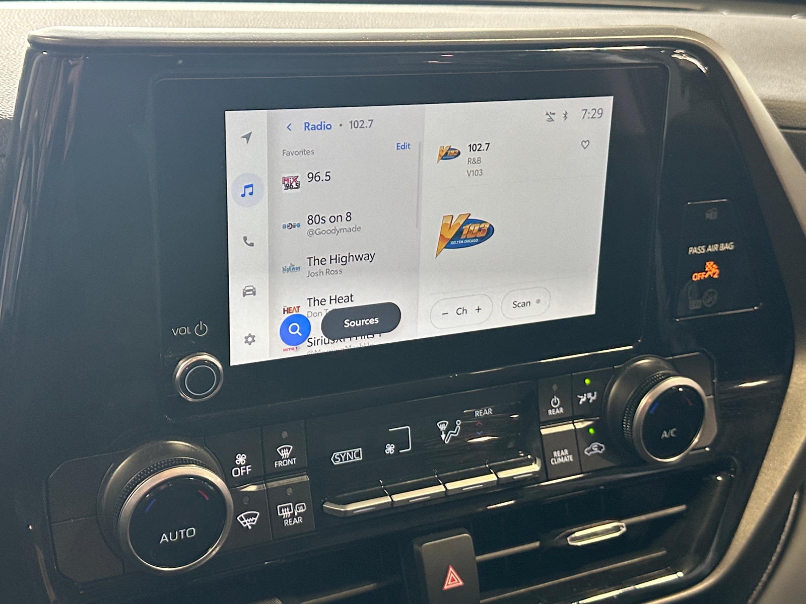 Thumbnail: 2025 Toyota Highlander - 4