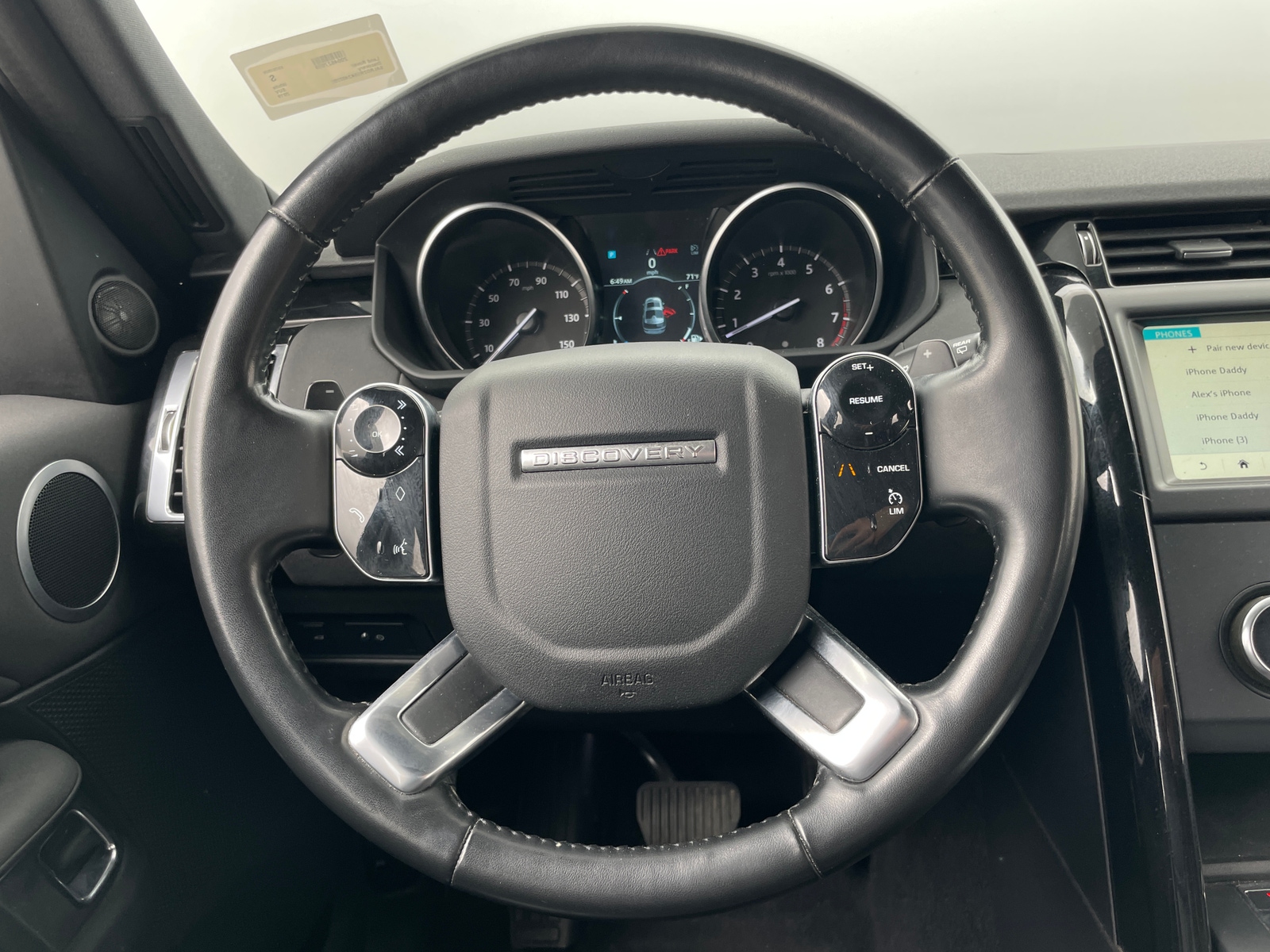 Thumbnail: 2019 Land Rover Discovery - 4