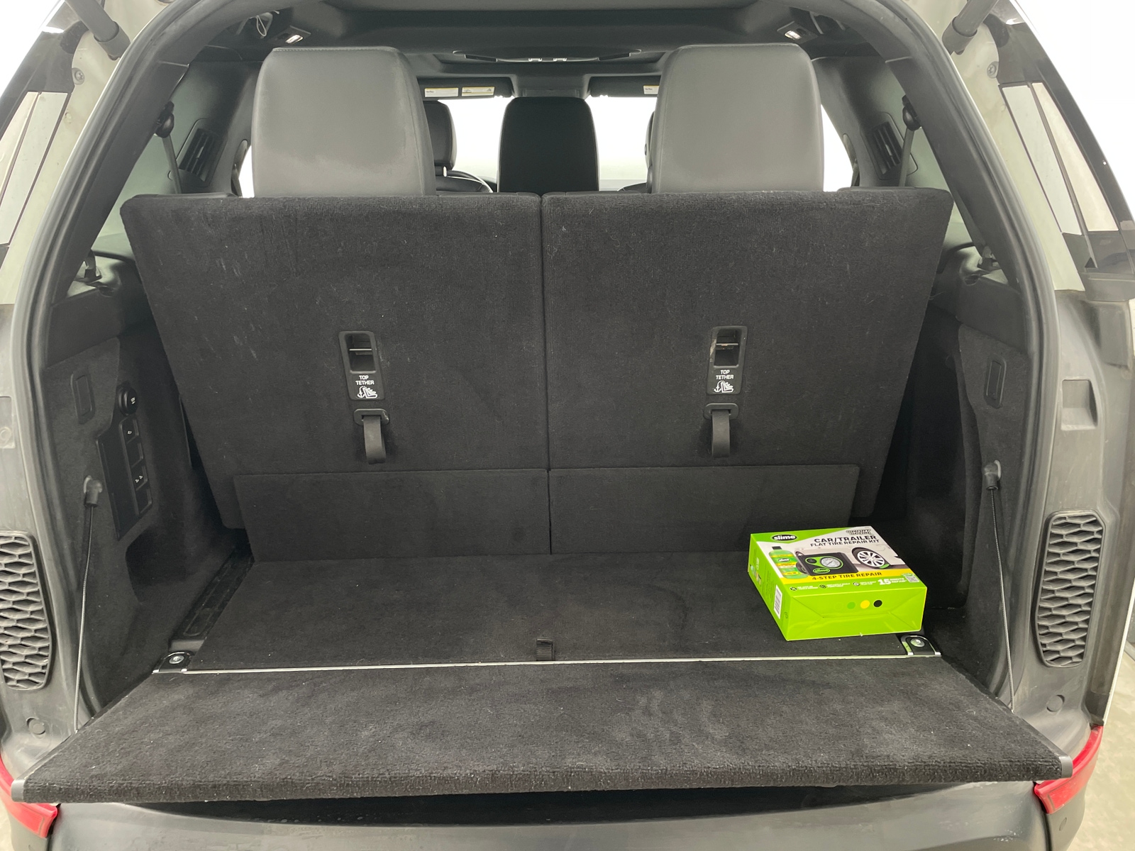 Thumbnail: 2019 Land Rover Discovery - 6