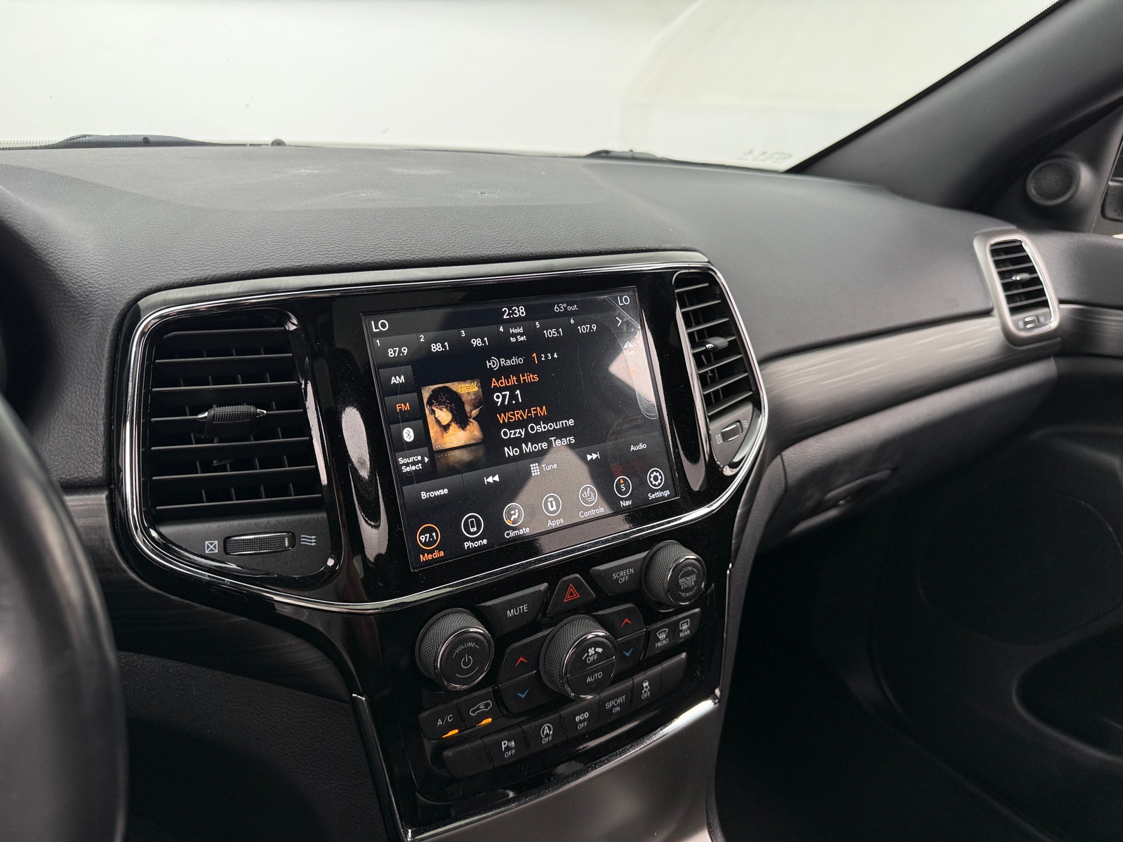 Thumbnail: 2020 Jeep Grand Cherokee - 4