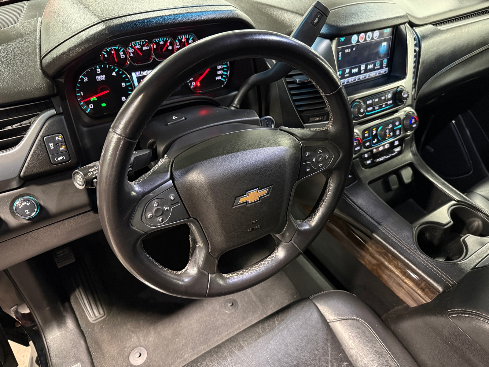 Thumbnail: 2019 Chevrolet Tahoe - 4
