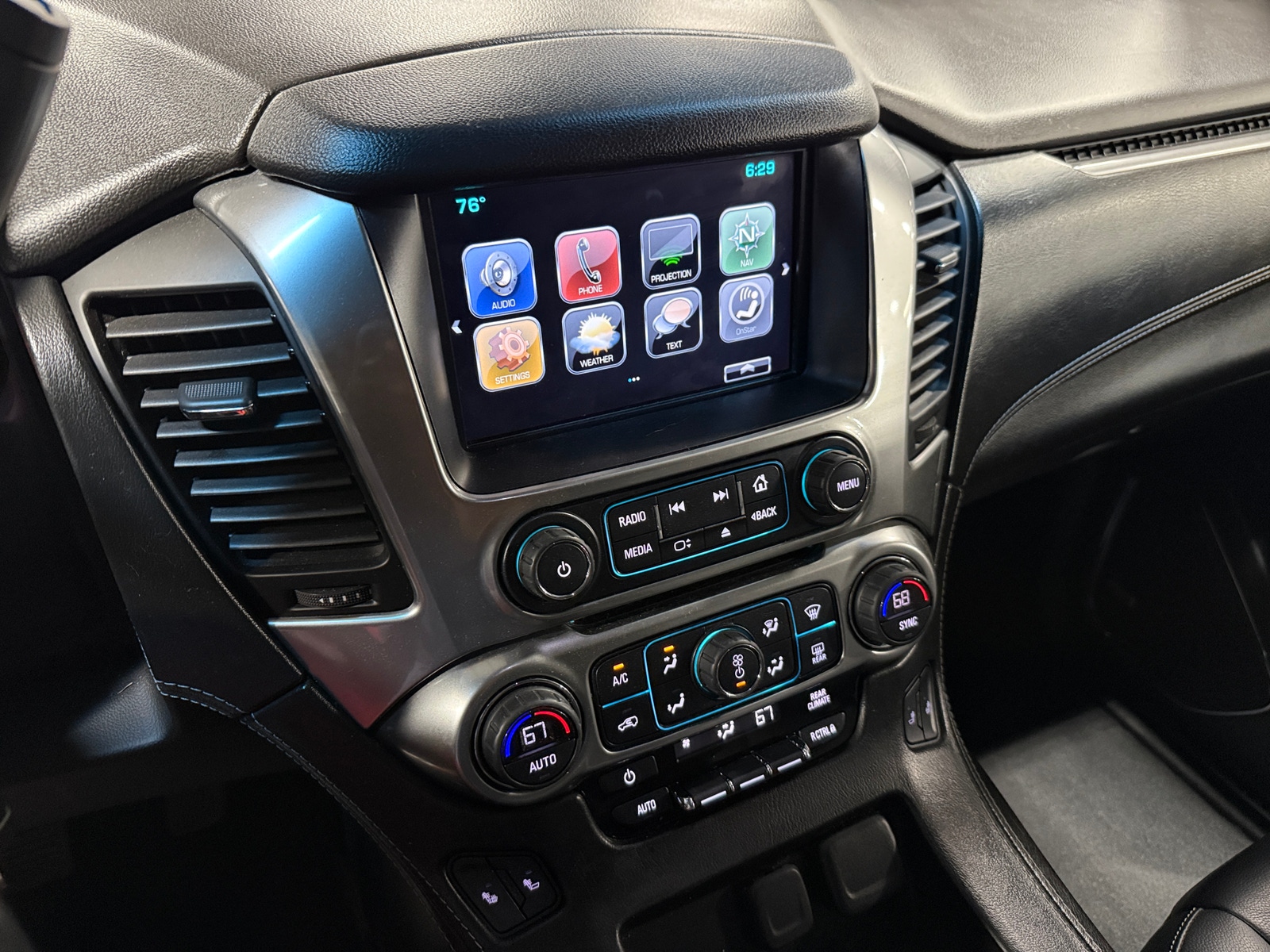 Thumbnail: 2019 Chevrolet Tahoe - 3