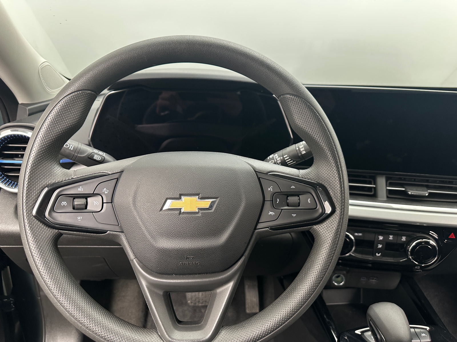 Thumbnail: 2025 Chevrolet Trax - 5