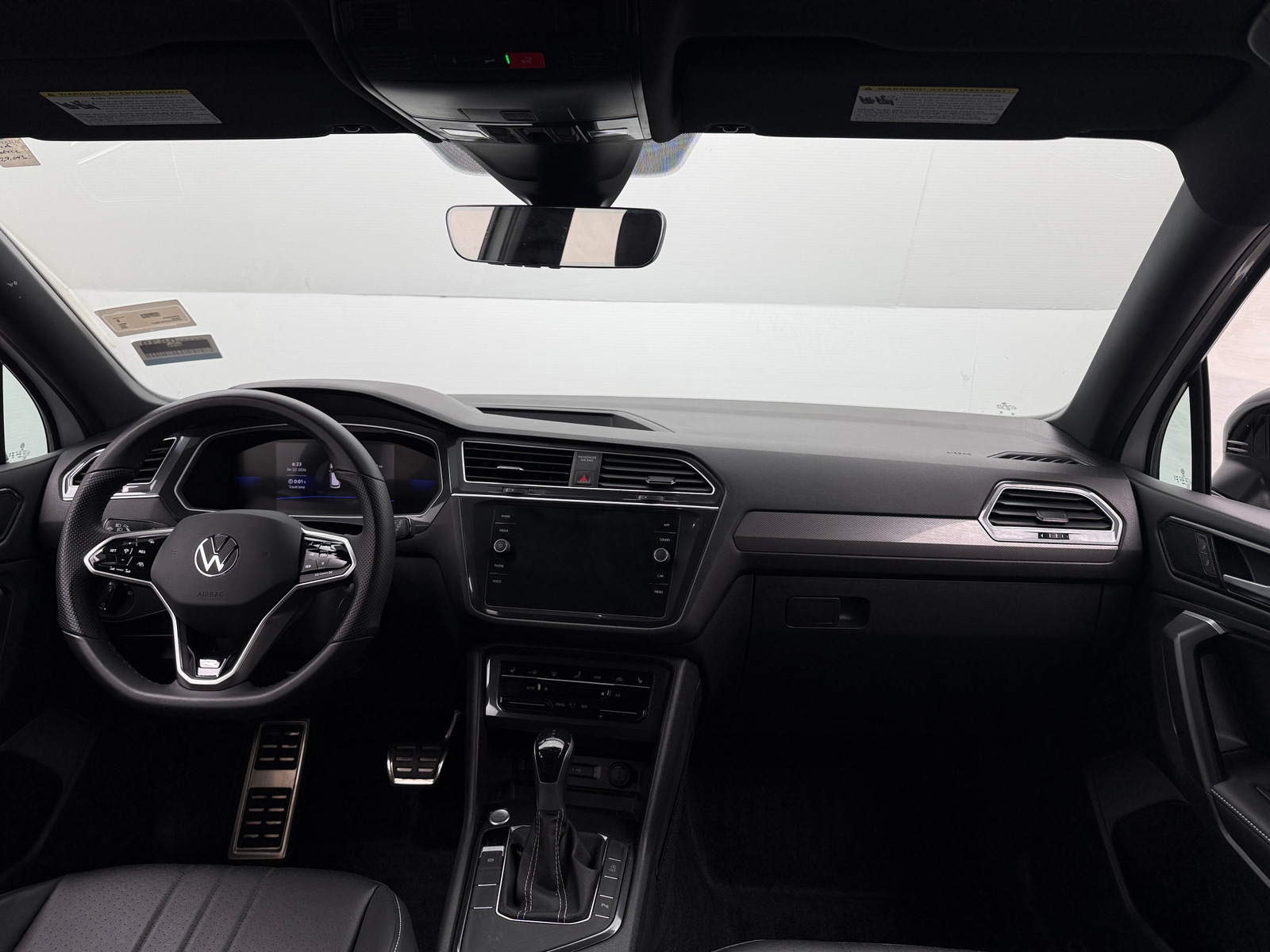 Thumbnail: 2023 Volkswagen Tiguan - 2