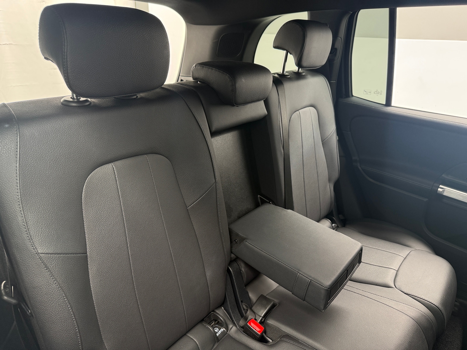 Thumbnail: 2025 Mercedes-Benz GLB - 5