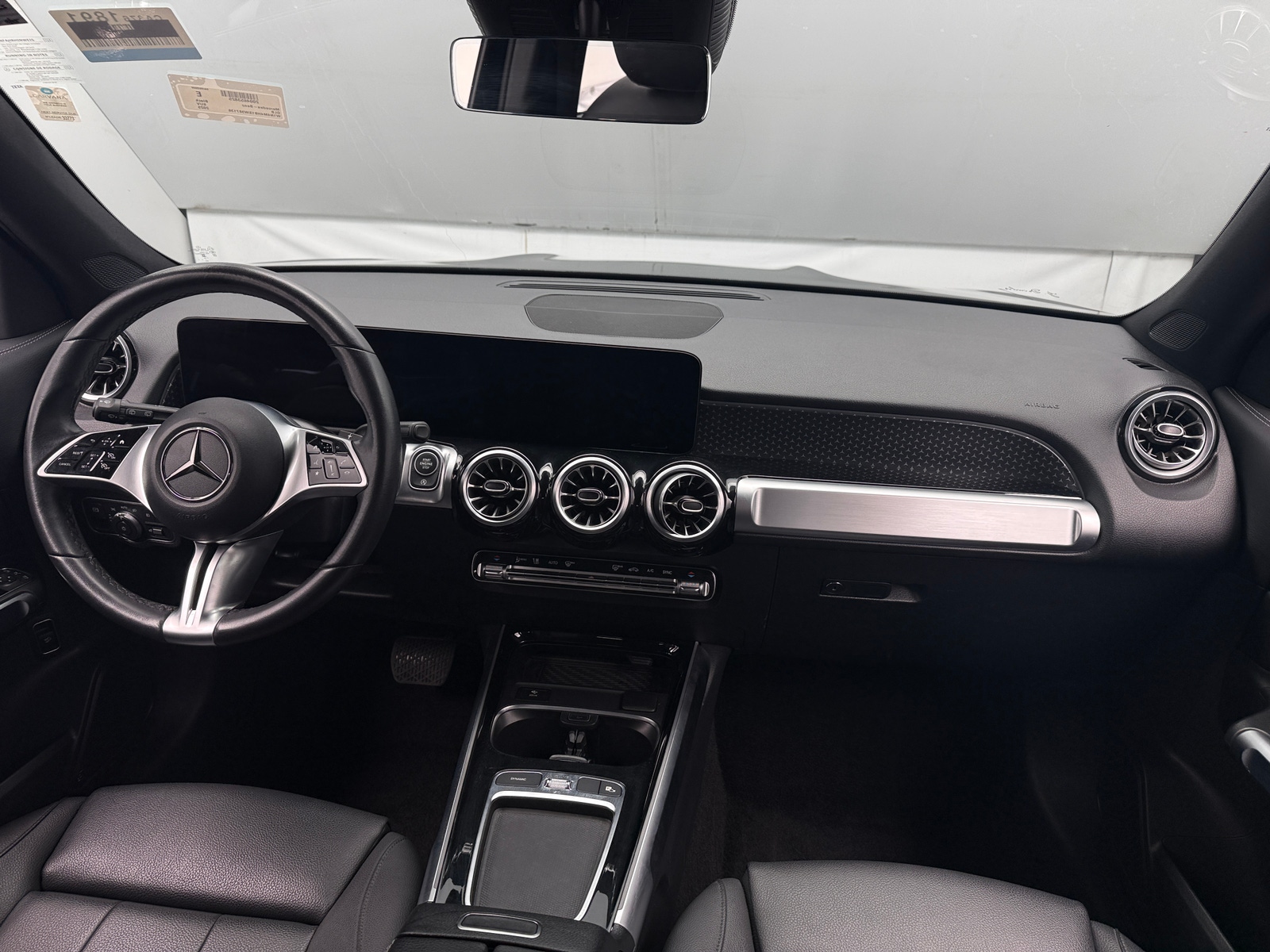 Thumbnail: 2025 Mercedes-Benz GLB - 2