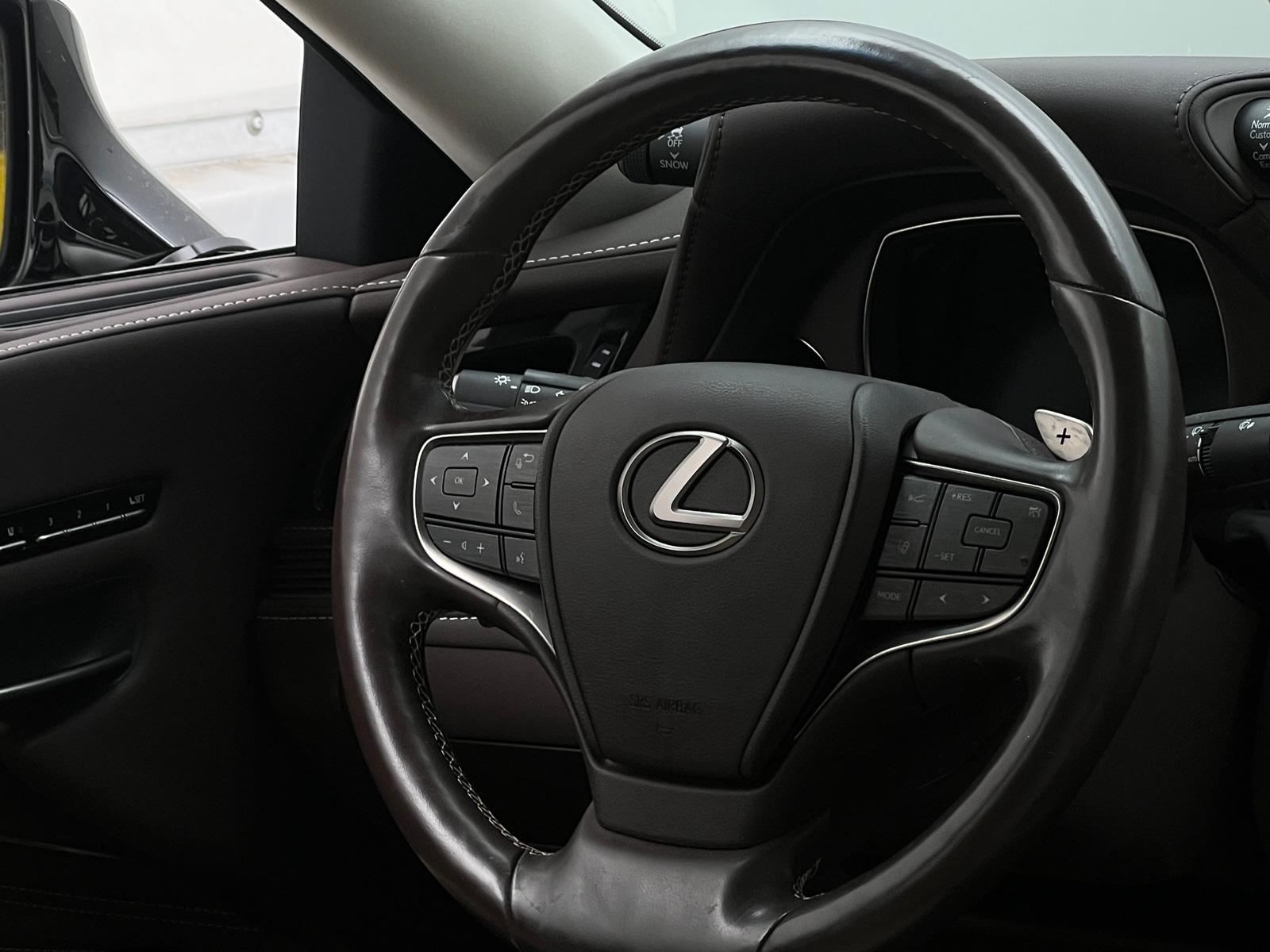 Thumbnail: 2020 Lexus LS - 4