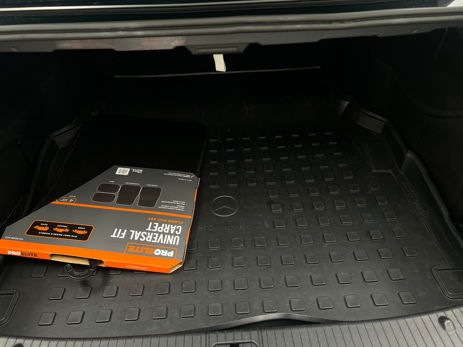 Thumbnail: 2010 Mercedes-Benz E-Class - 6