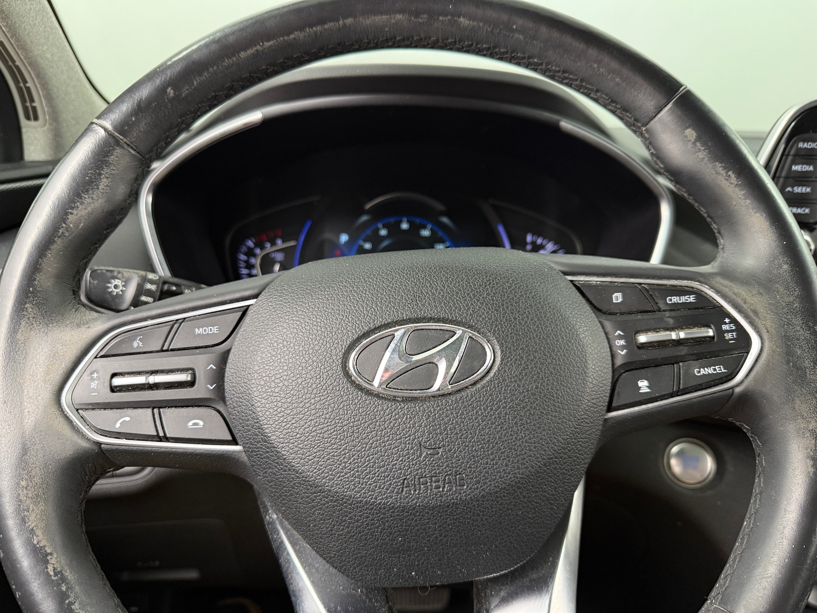 Thumbnail: 2019 Hyundai Santa Fe - 4