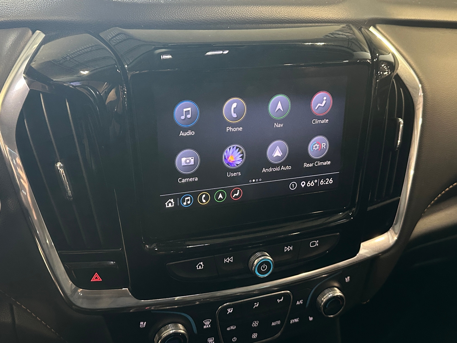Thumbnail: 2020 Chevrolet Traverse - 3