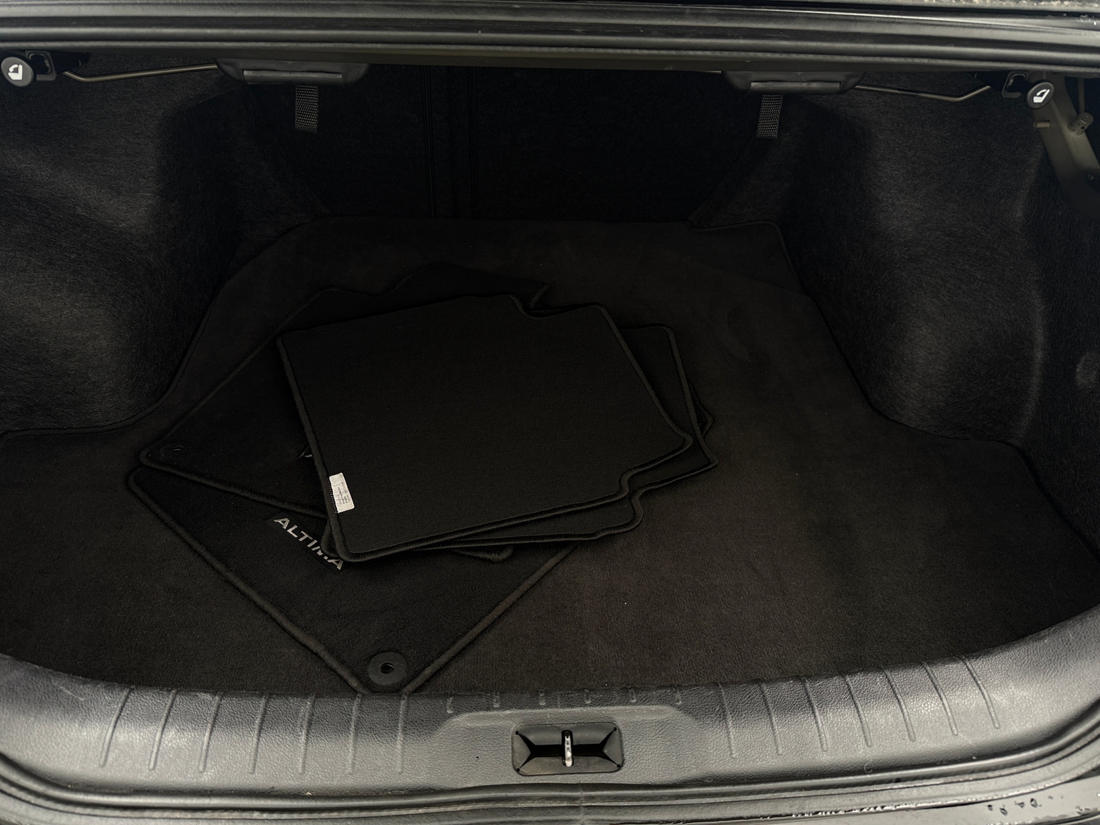 Thumbnail: 2025 Nissan Altima - 7