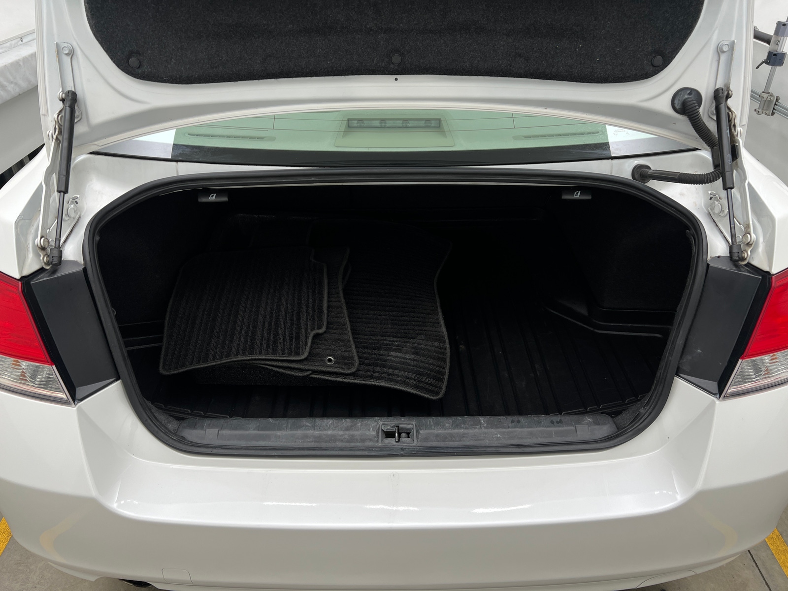 Thumbnail: 2013 Subaru Legacy - 6