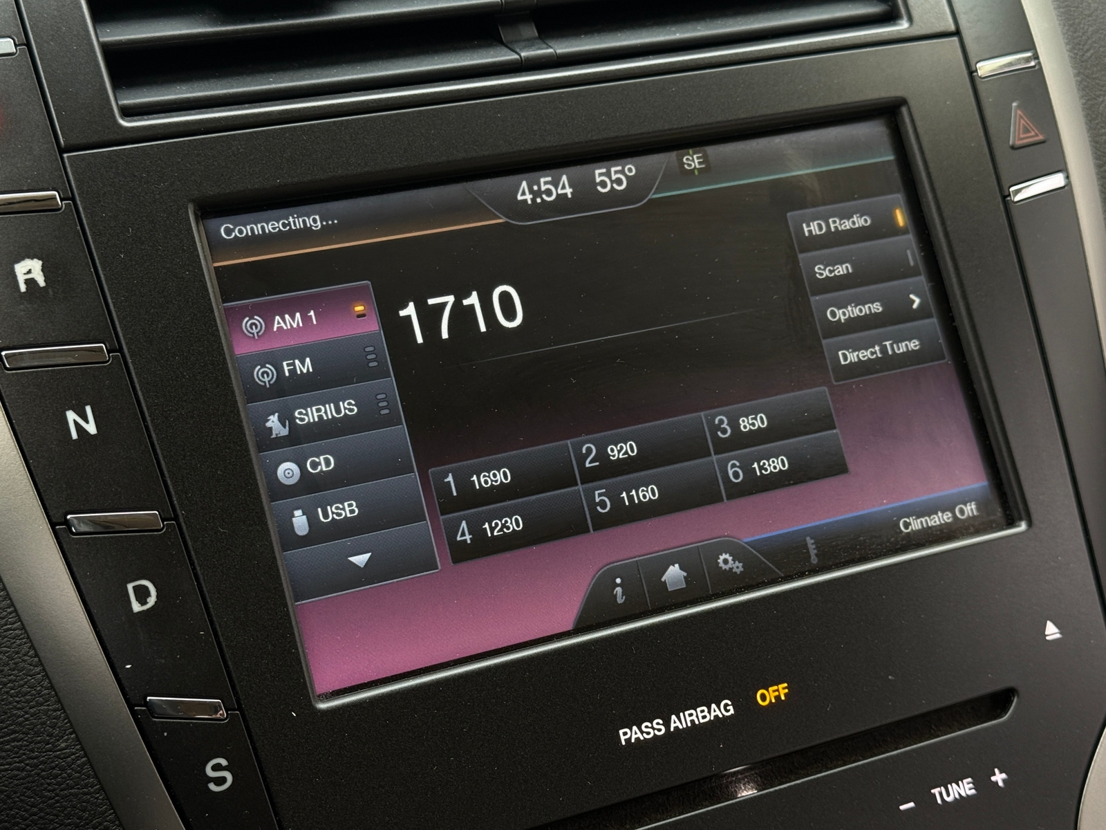 Thumbnail: 2015 Lincoln MKZ - 3