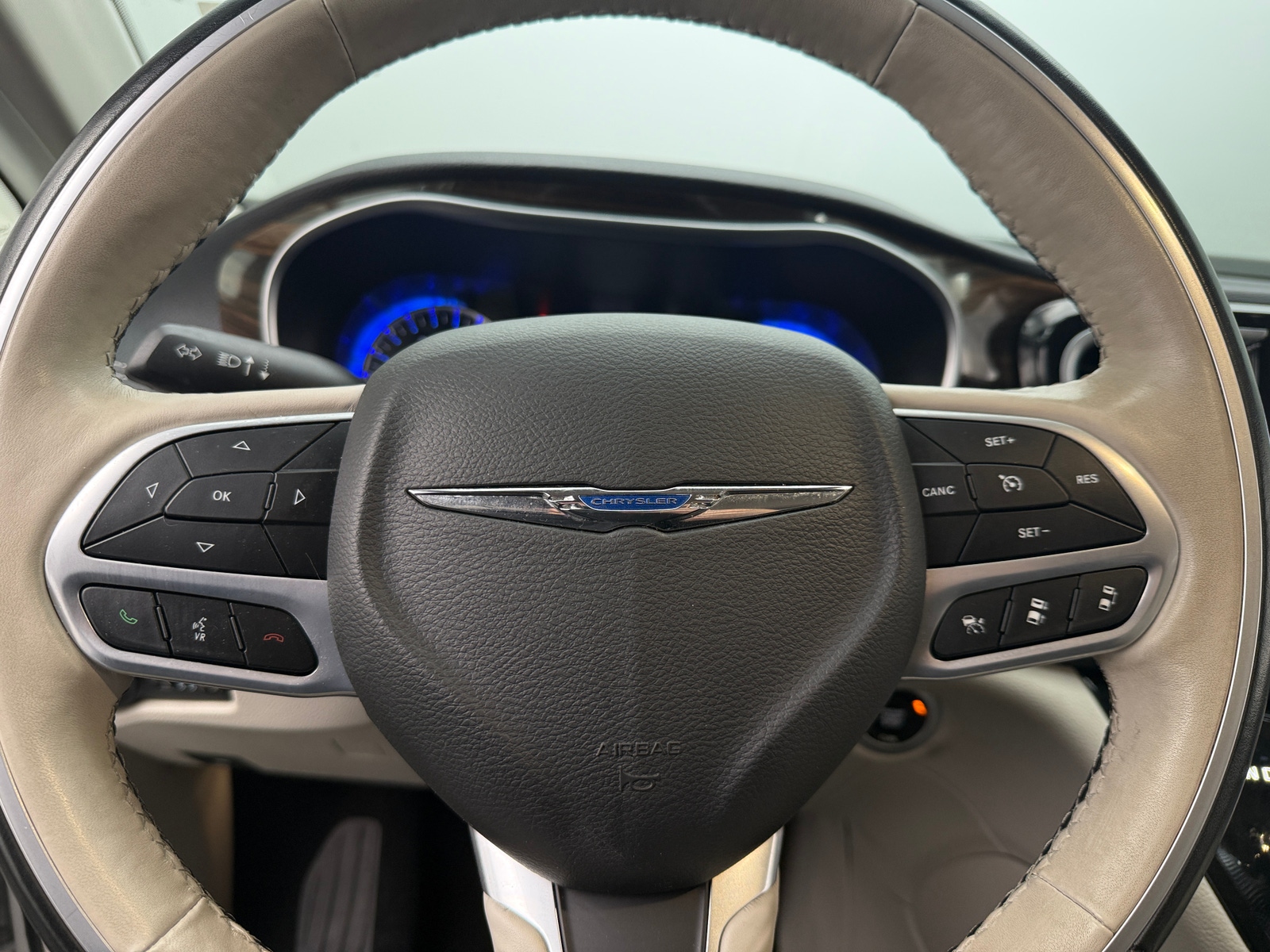 Thumbnail: 2021 Chrysler Pacifica - 4