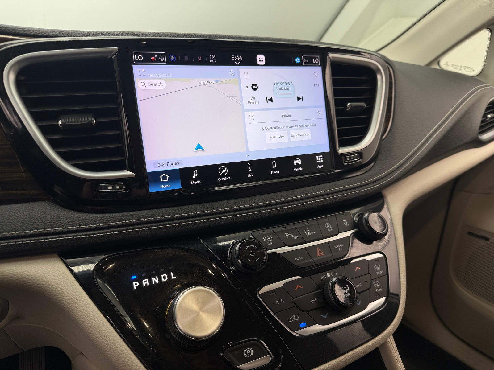 Thumbnail: 2021 Chrysler Pacifica - 3