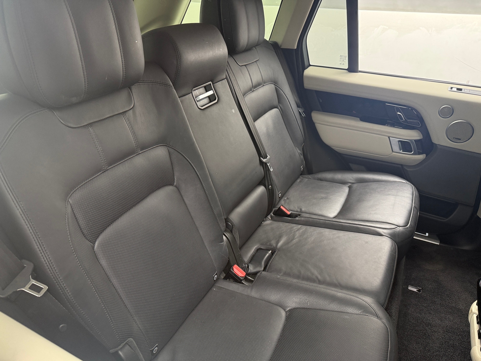 Thumbnail: 2018 Land Rover Range Rover - 4