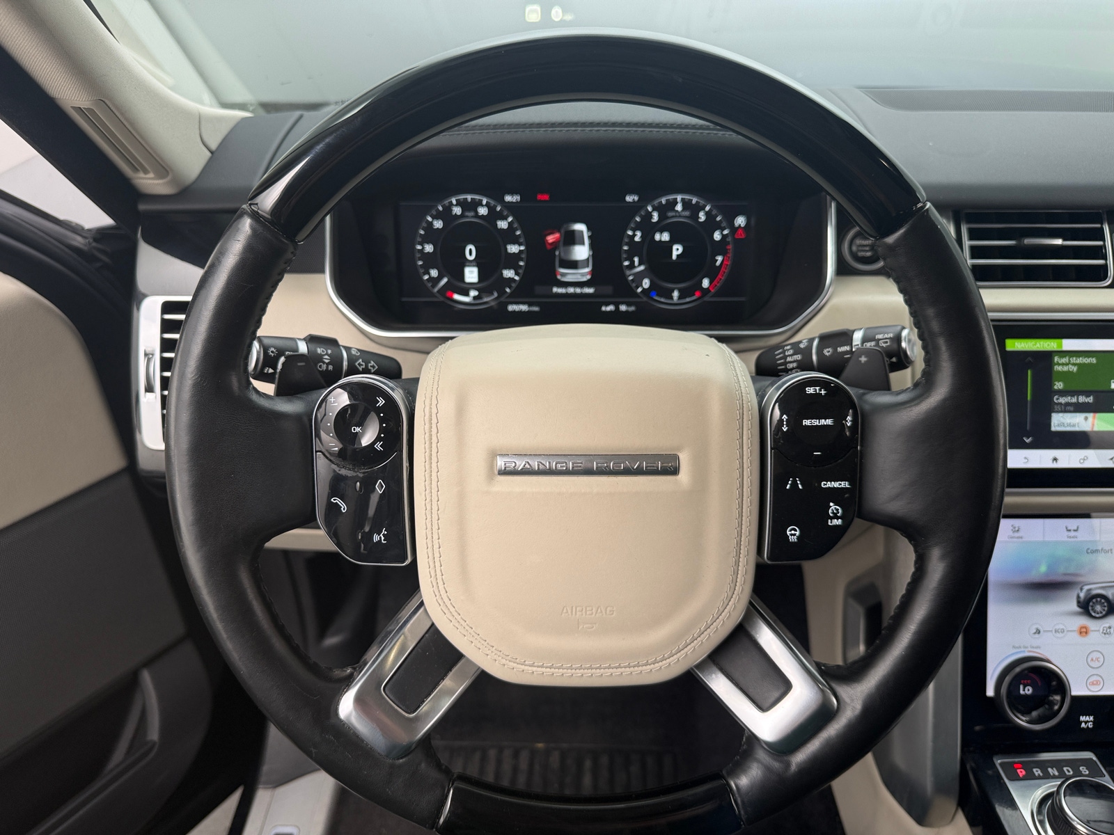Thumbnail: 2018 Land Rover Range Rover - 3