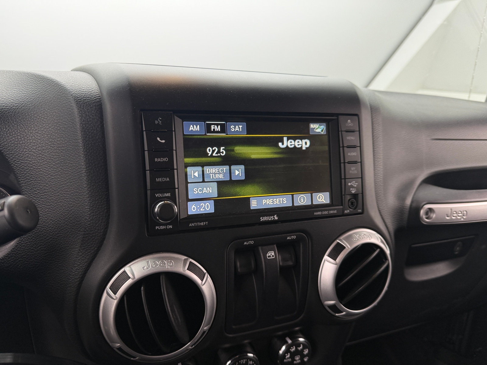 Thumbnail: 2014 Jeep Wrangler - 3