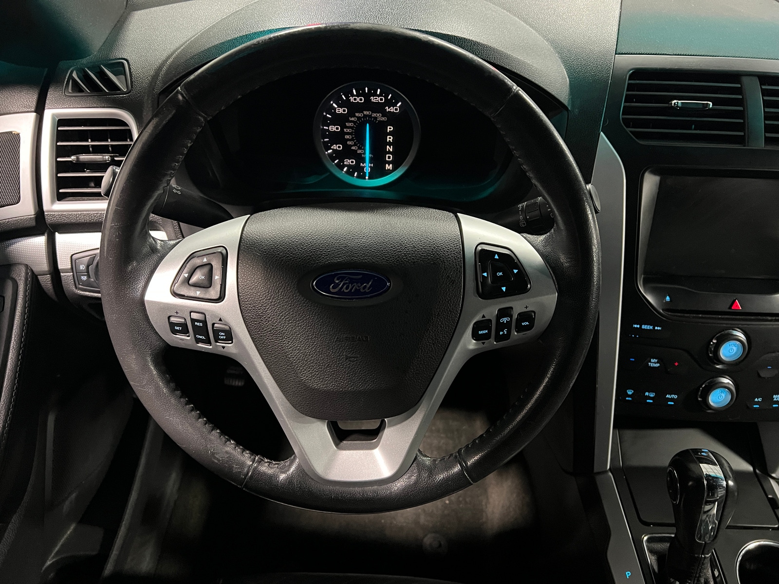 Thumbnail: 2015 Ford Explorer - 4