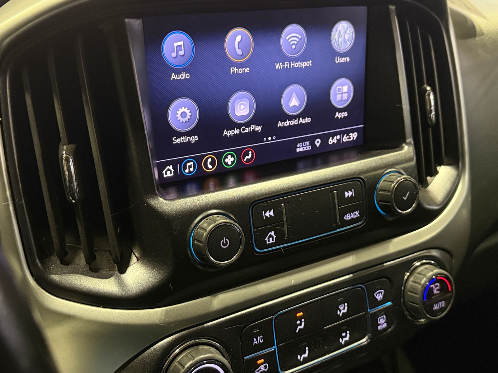 Thumbnail: 2021 Chevrolet Colorado - 3