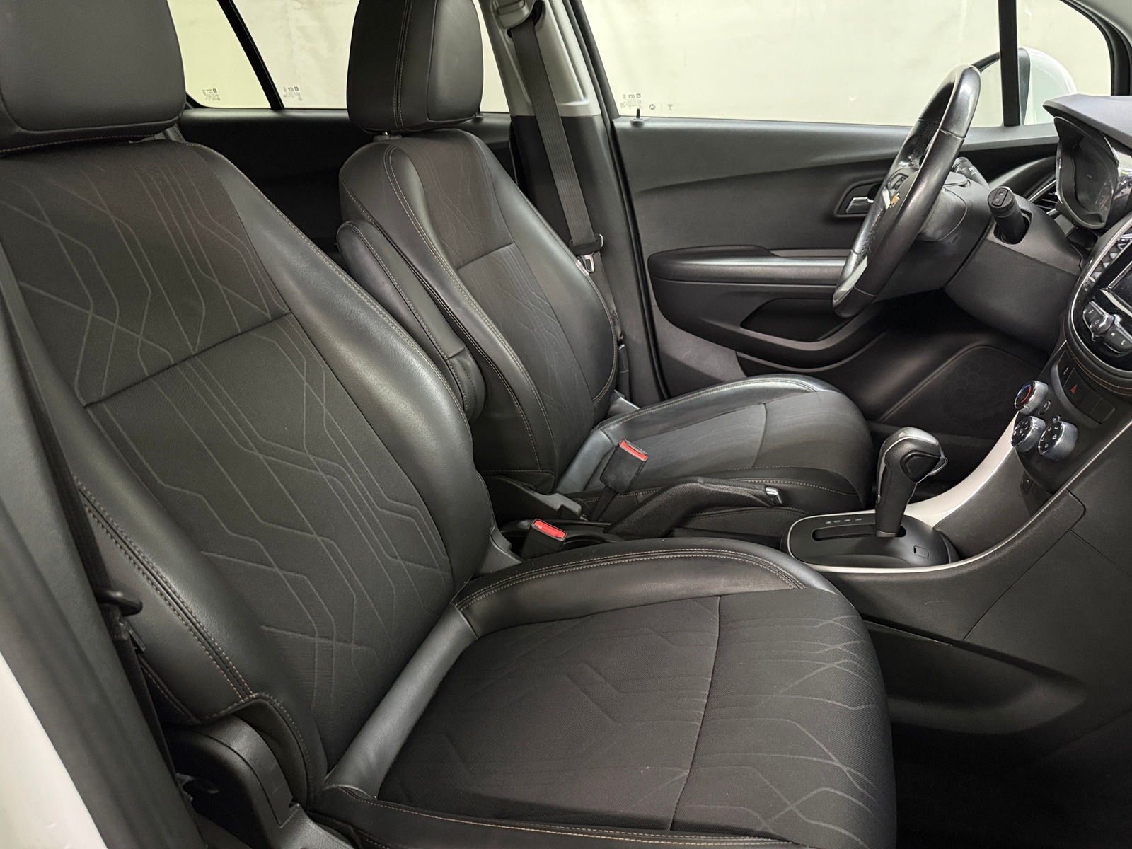 Thumbnail: 2020 Chevrolet Trax - 2