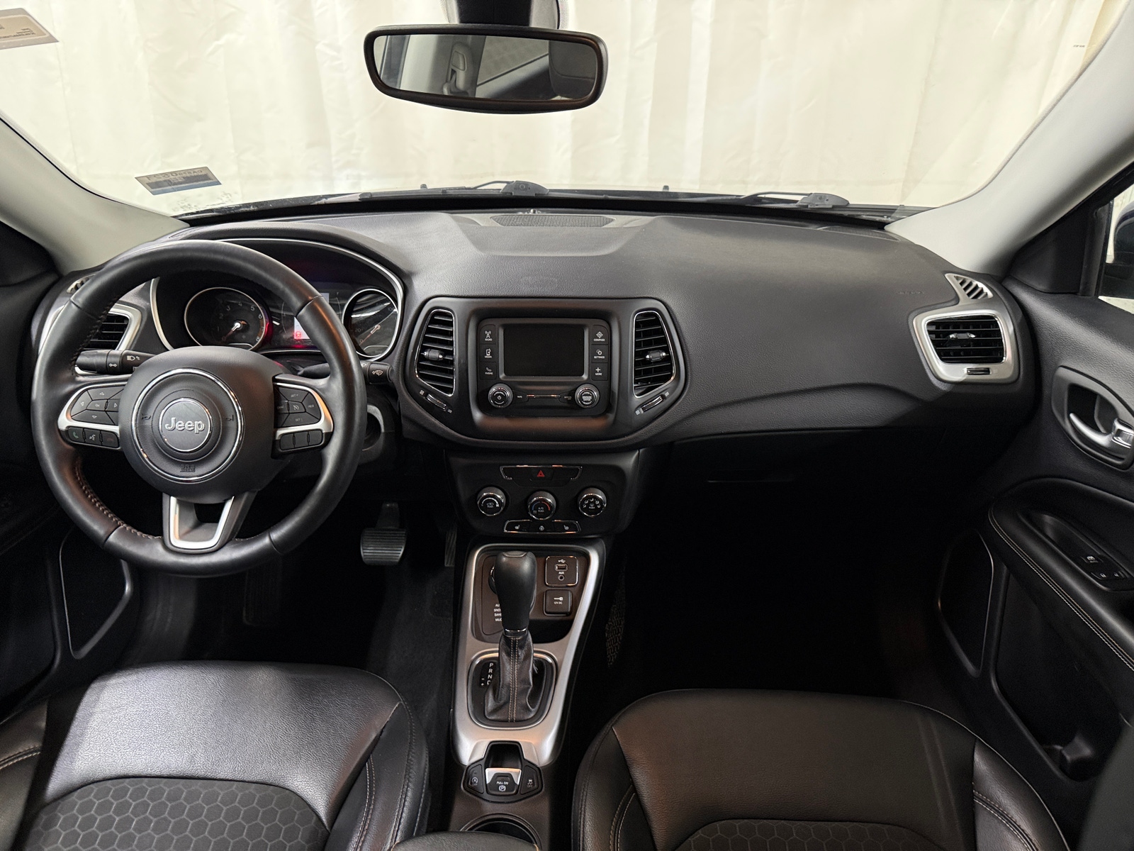 Thumbnail: 2018 Jeep Compass - 3