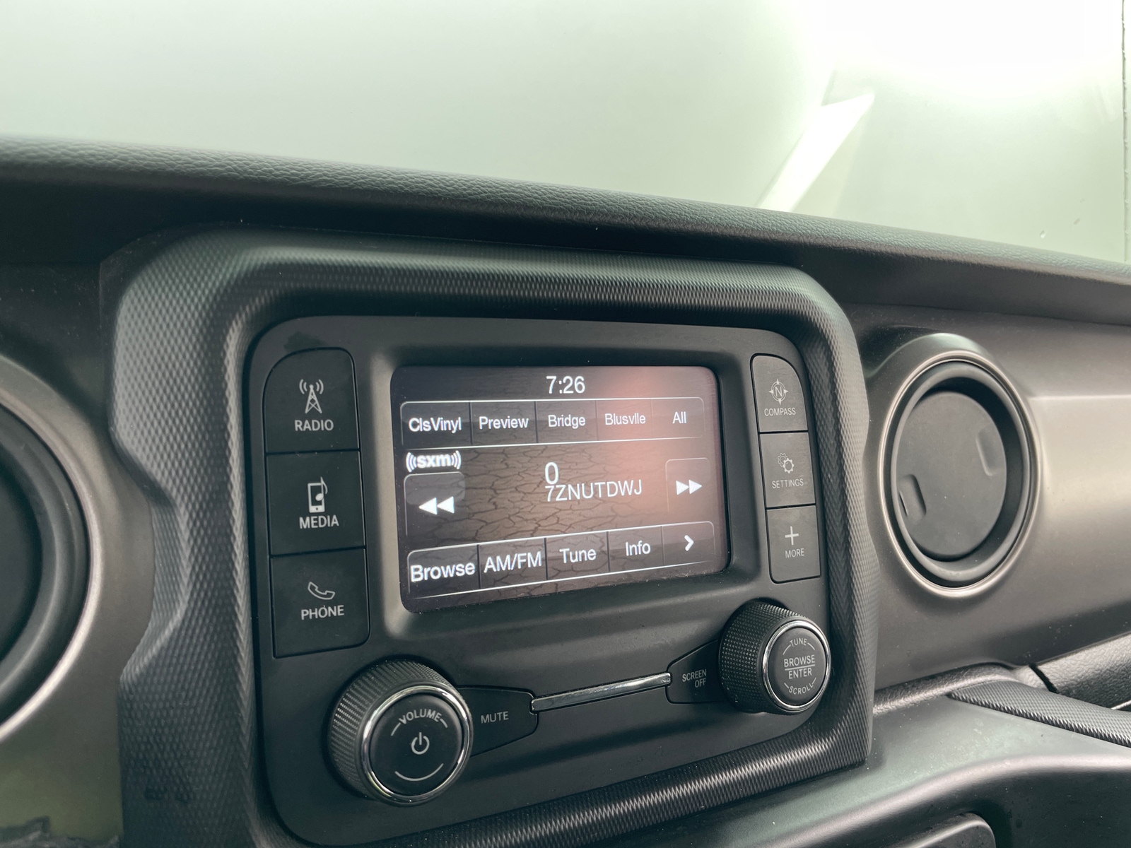 Thumbnail: 2021 Jeep Gladiator - 4