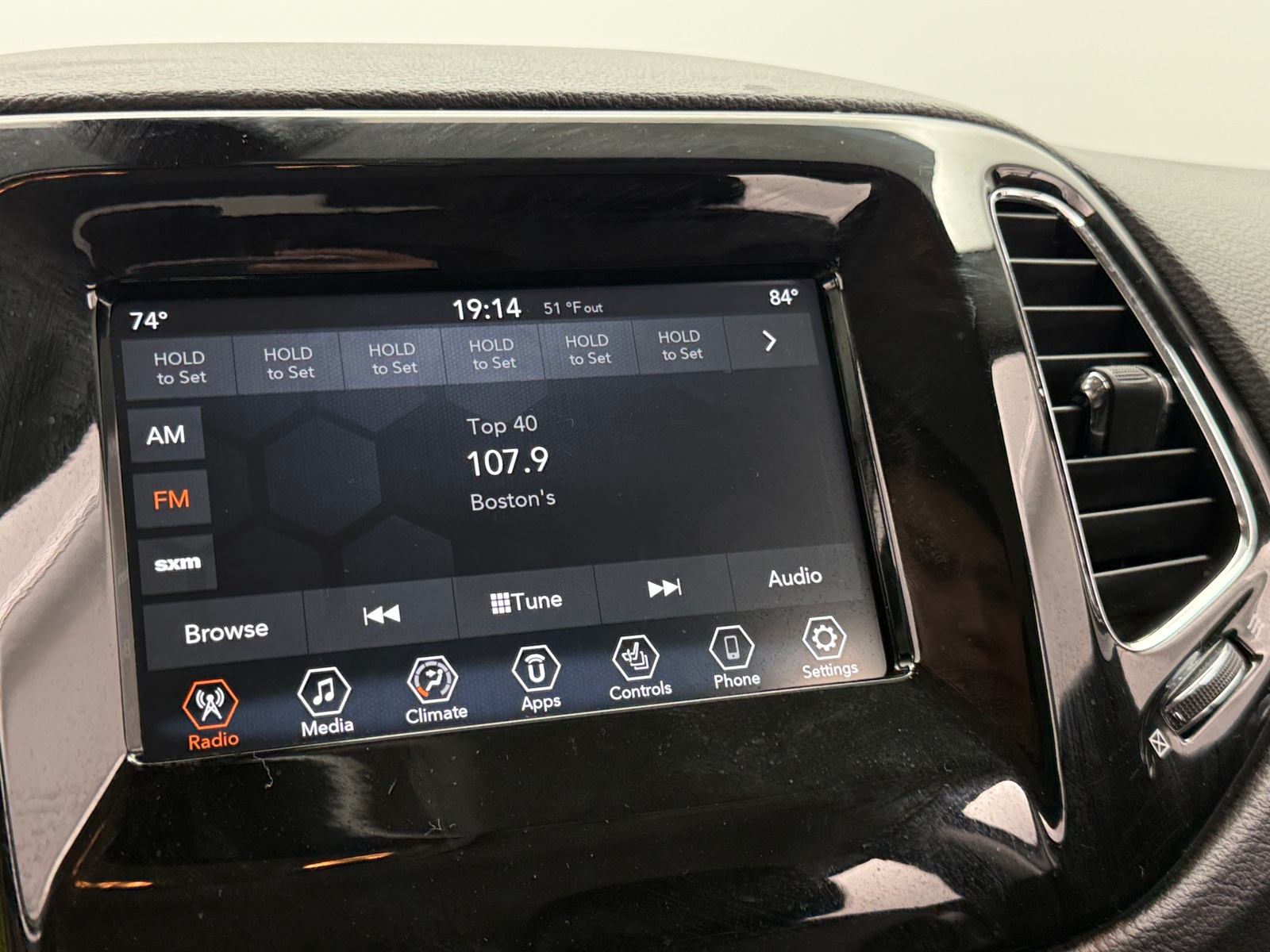 Thumbnail: 2019 Jeep Compass - 4